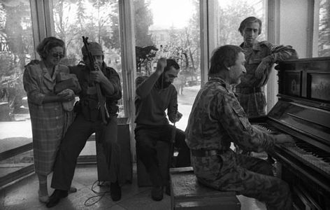 Piano’s music after the end of fight between Abkhasia and Georgia about Sukhumi. 1993, October.
Photo by Oleg Klimov.